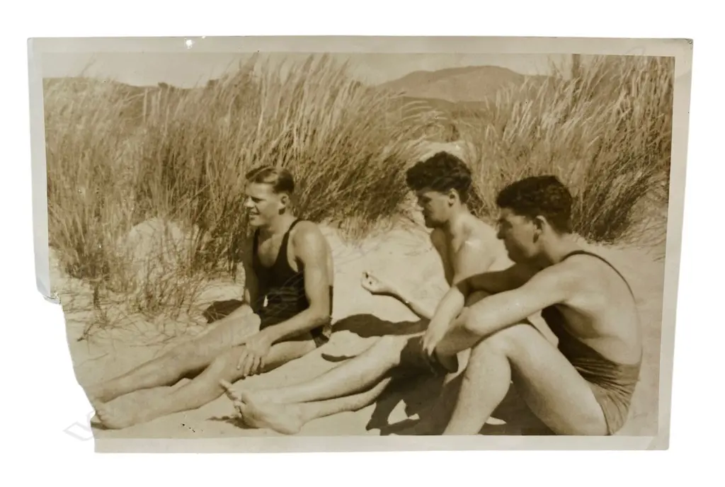 Unidentified photographer - Beach photographs of Leo Bensemann and friends, Image 1++